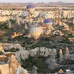 לינה וארוחת בוקר Days Cappadocia גורמה
